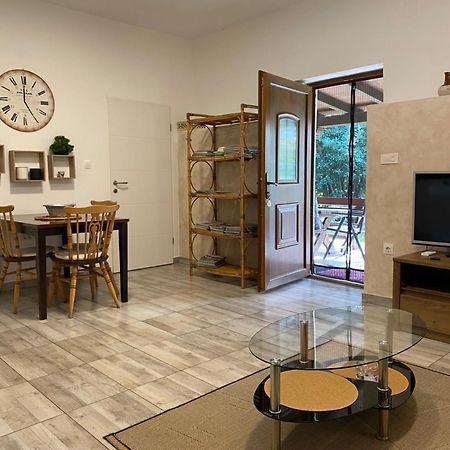 Apartman "Almond House 2" Pula Luaran gambar