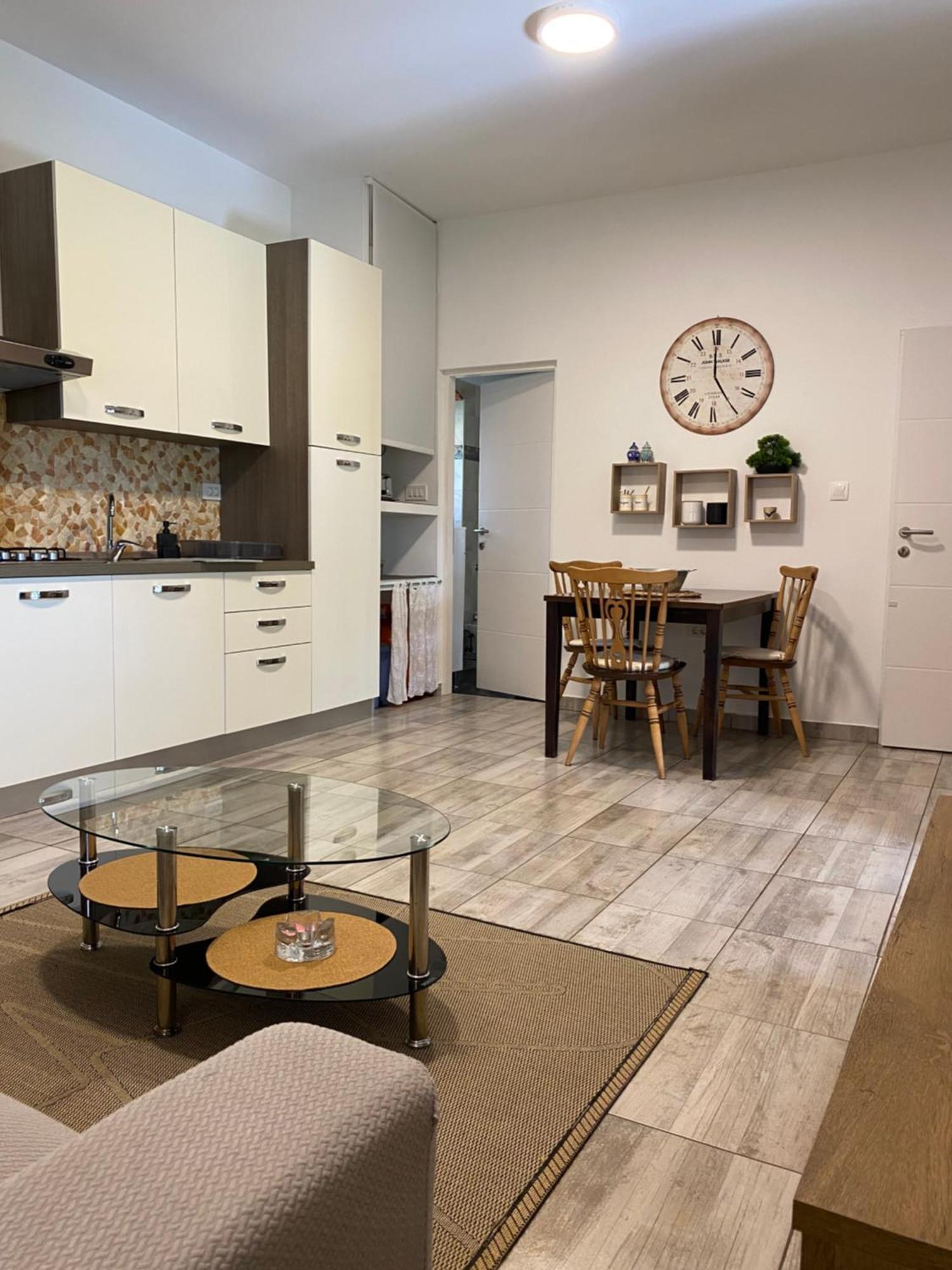 Apartman "Almond House 2" Pula Luaran gambar